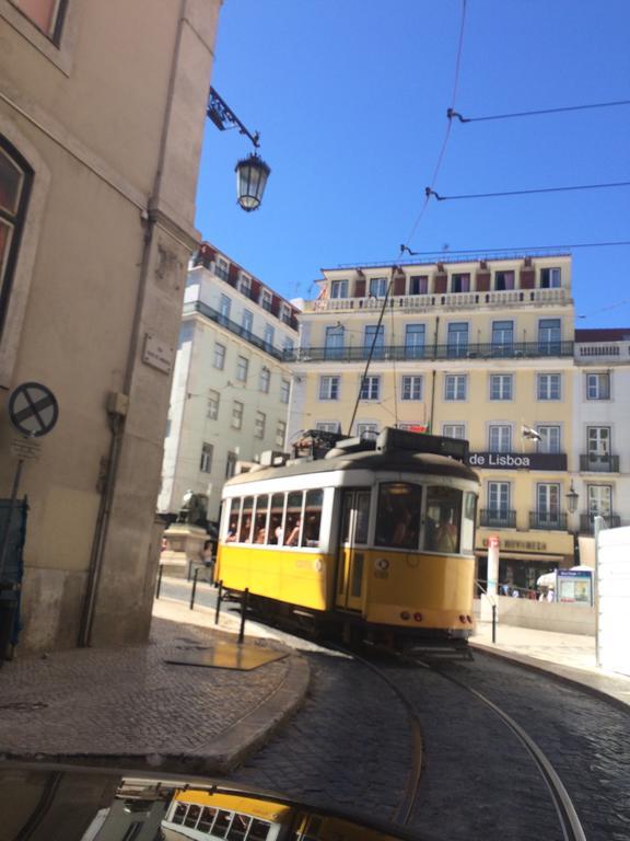 Apartamento Martires Da Patria Lisboa Exteriör bild