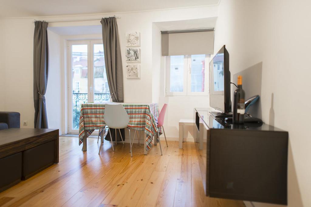 Apartamento Martires Da Patria Lisboa Exteriör bild